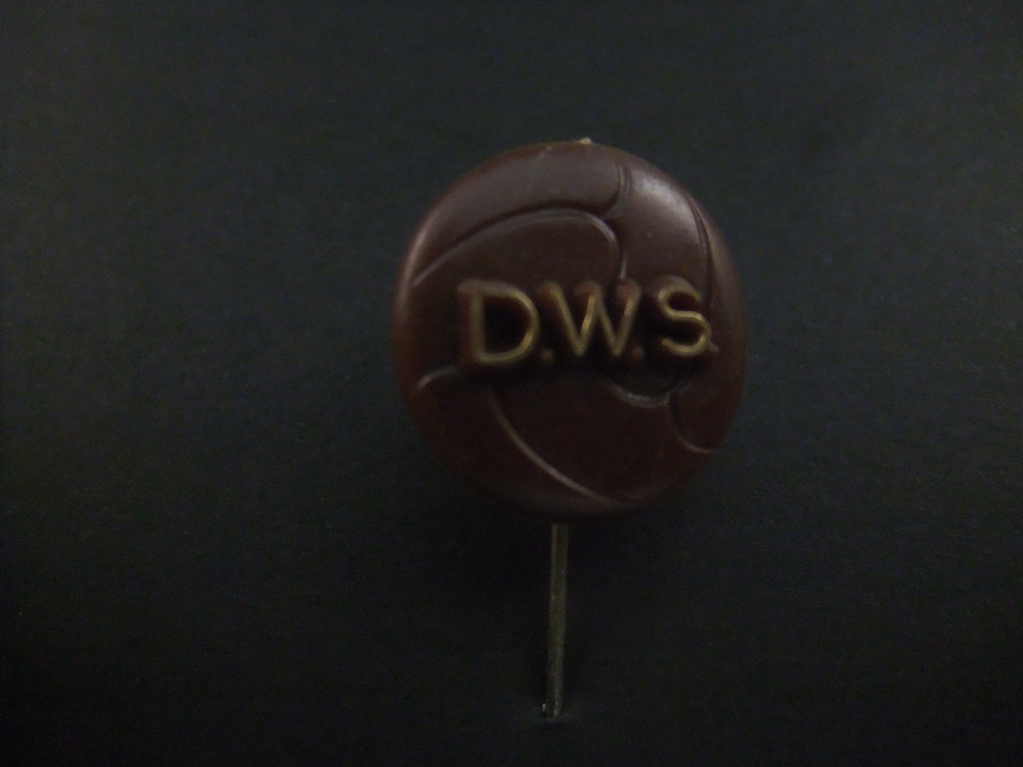 A.F.C DWS, Amsterdam (Amsterdamsche Football Club Door Wilskracht Sterk) (bal met logo )